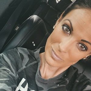 Meet your Posher, Liz